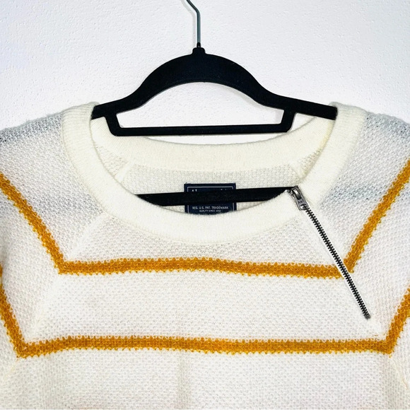 Abercrombie & Fitch White & Yellow Striped Zip Shoulder Sweater Large Women’s - Picture 2 of 11